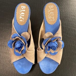 Bluzi Design Made in Italy wedge sandal with Camilla flower.Suede great and blue